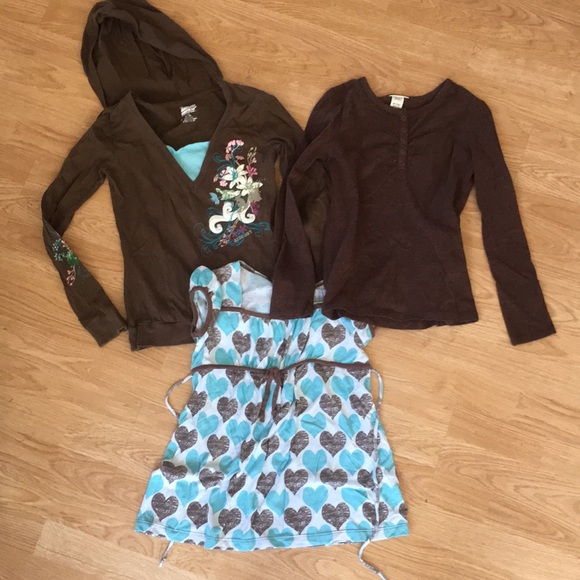3 for 1.  great like new tshirts for girls - Picture 1 of 9